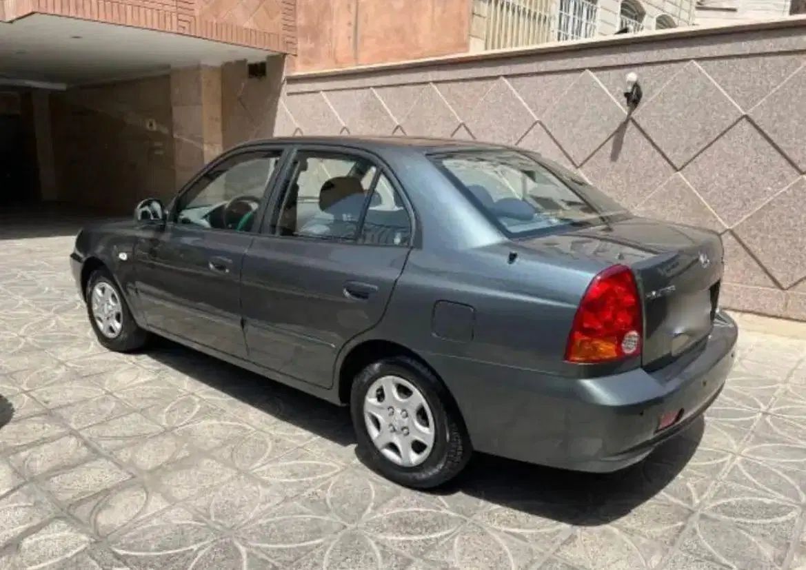 هیوندای ورنا دنده‌ ای - 1386