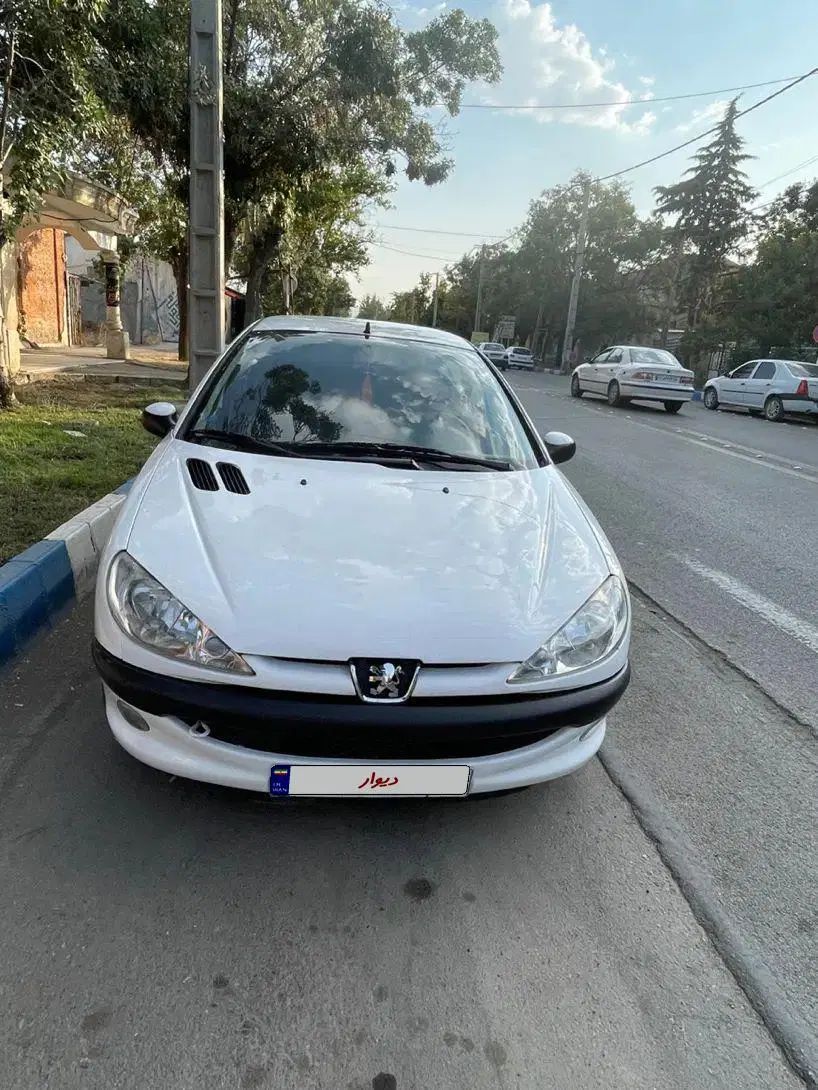پژو ۲۰۶ صندوق دار v8 - 1392