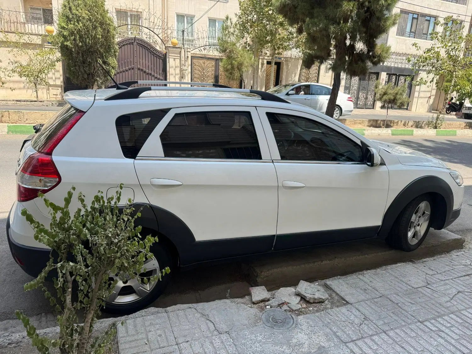 دانگ فنگ H30 کراس اتوماتیک - 1397