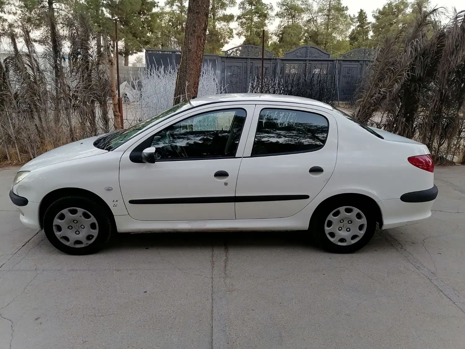 پژو ۲۰۶ صندوق دار v8 - 1400