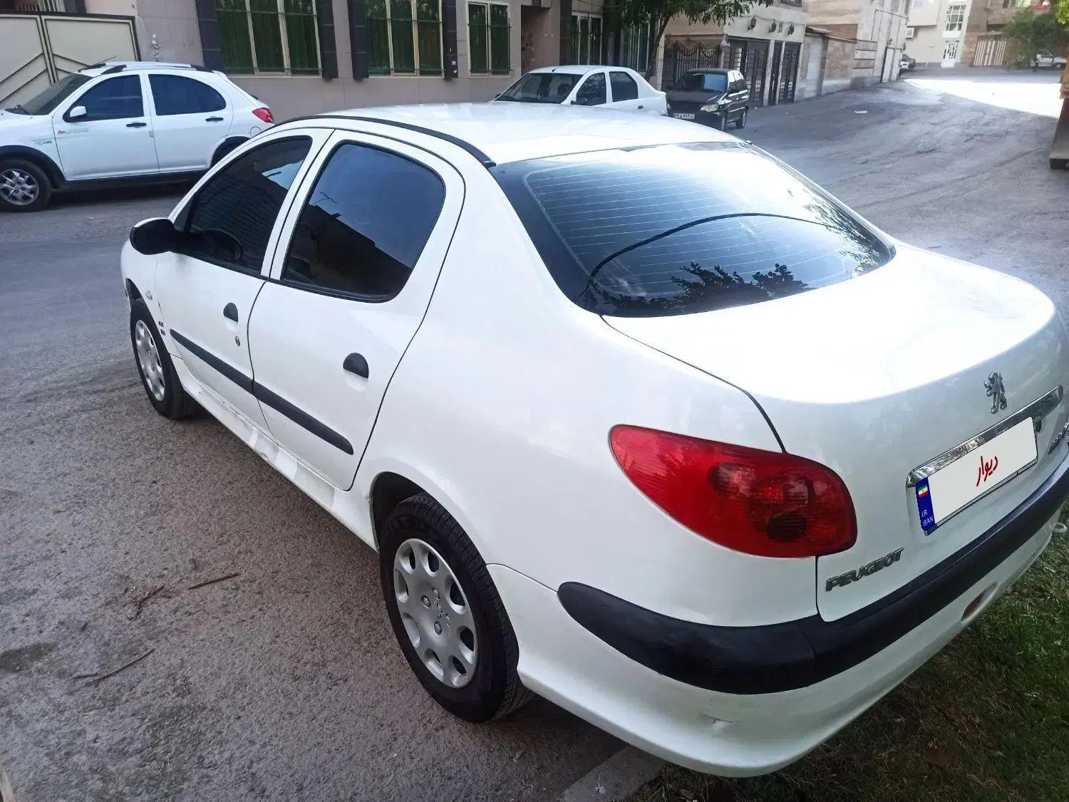 پژو ۲۰۶ صندوق دار v8 - 1392