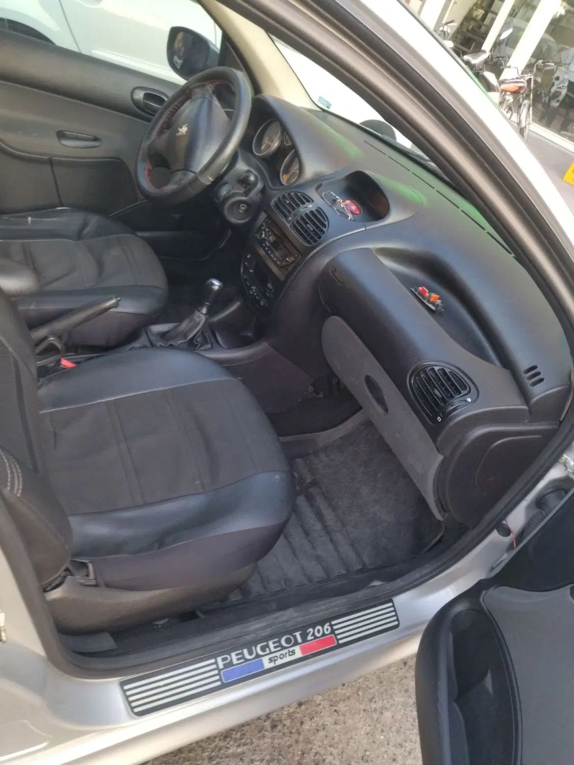 پژو ۲۰۶ صندوق دار v8 - 1390