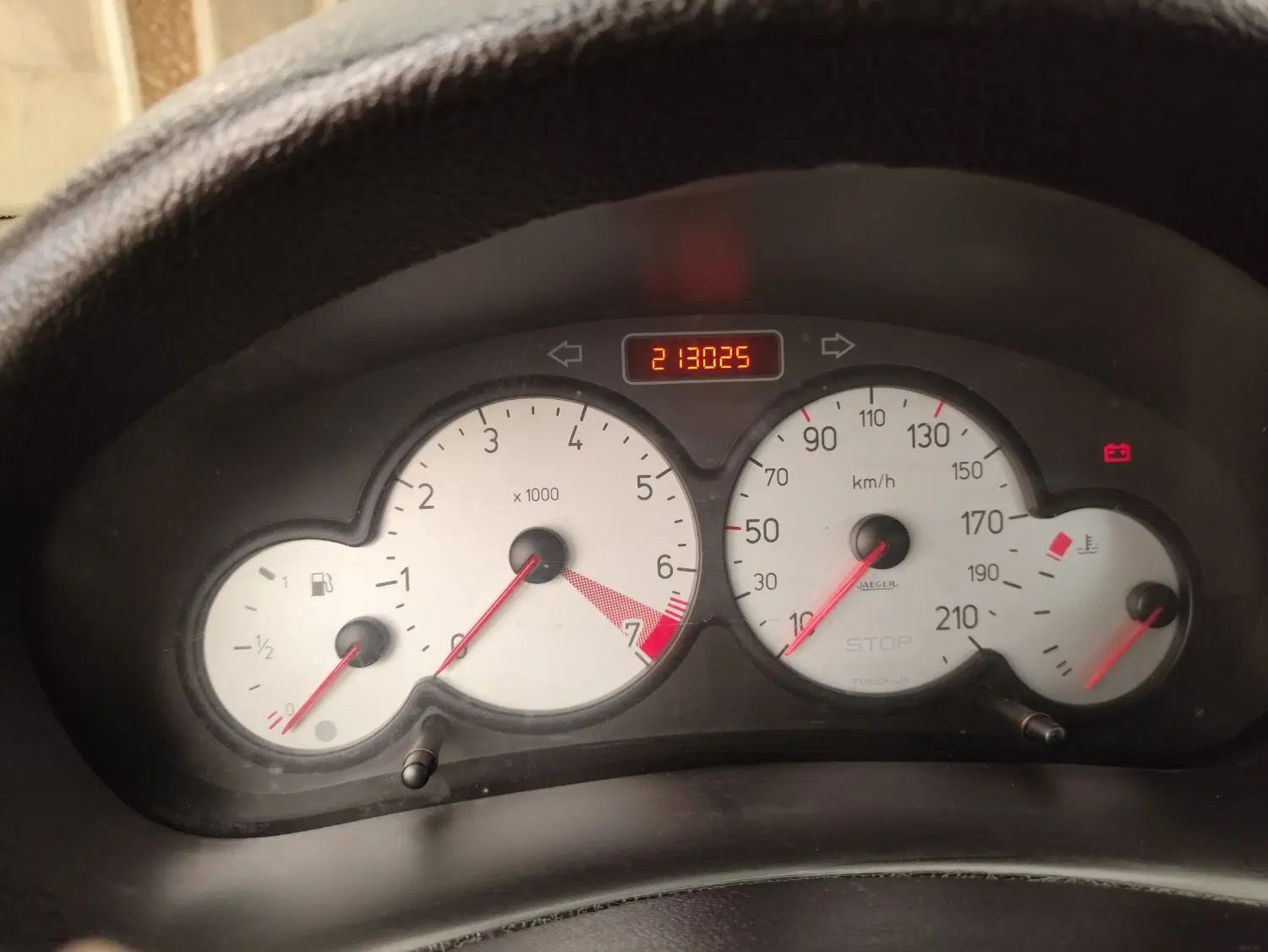 پژو ۲۰۶ صندوق دار v8 - 1391