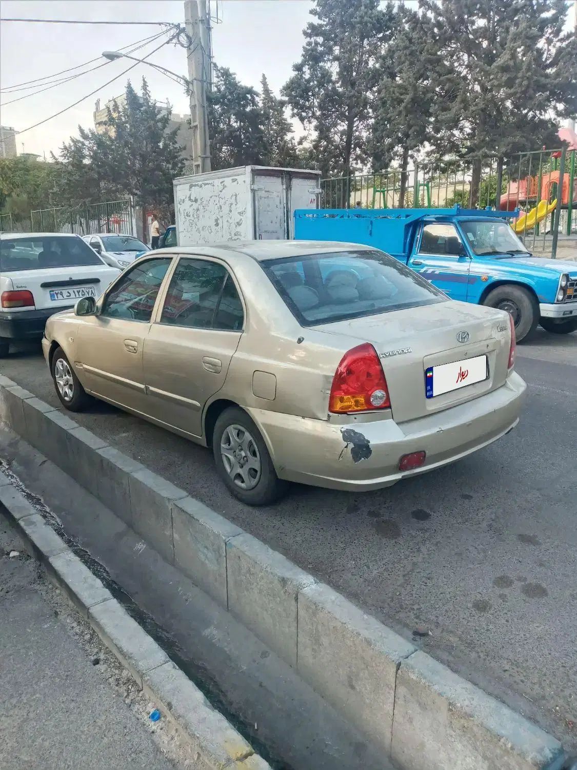 هیوندای ورنا دنده‌ ای - 1383