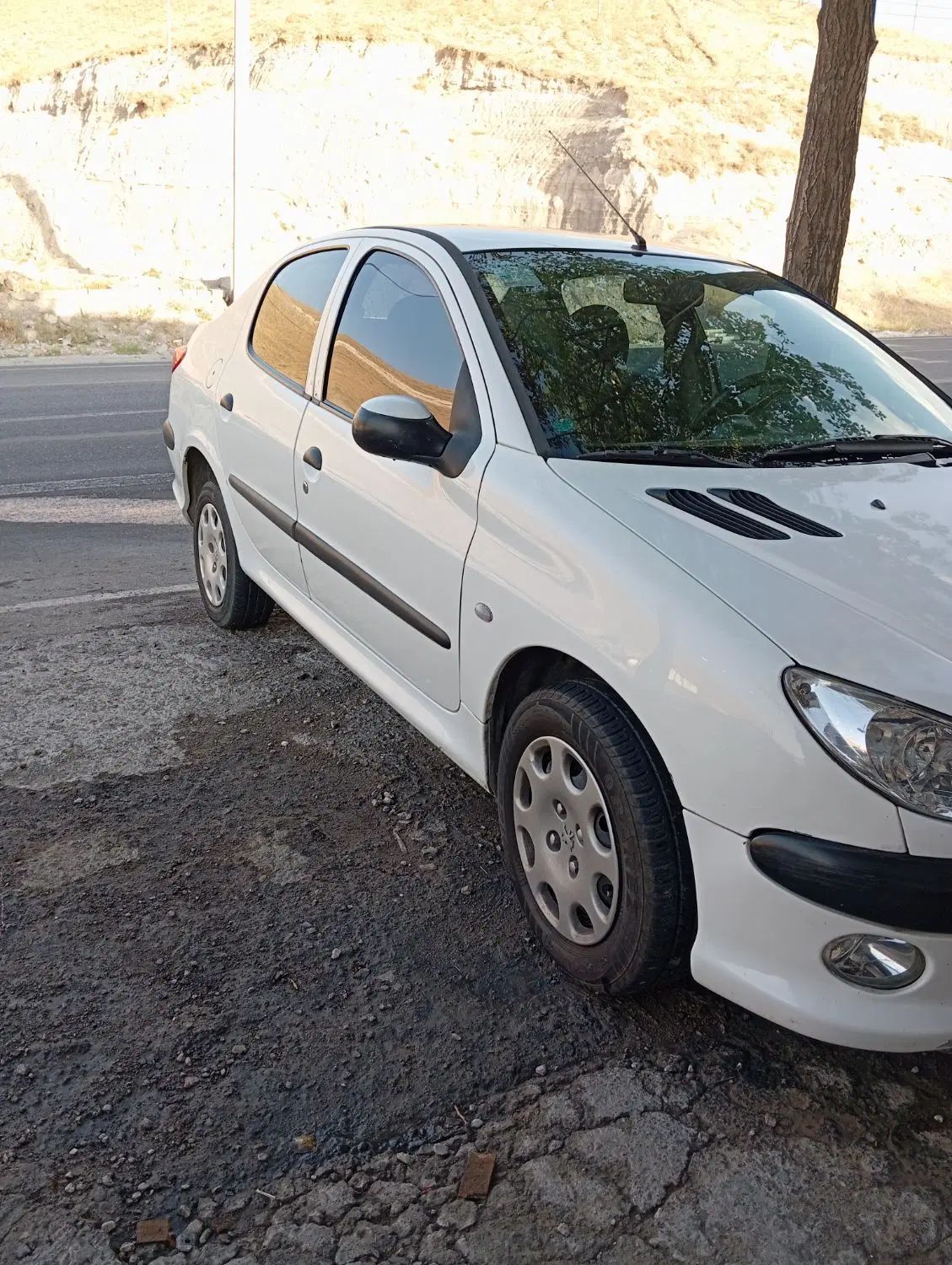 پژو ۲۰۶ صندوق دار v8 - 1392