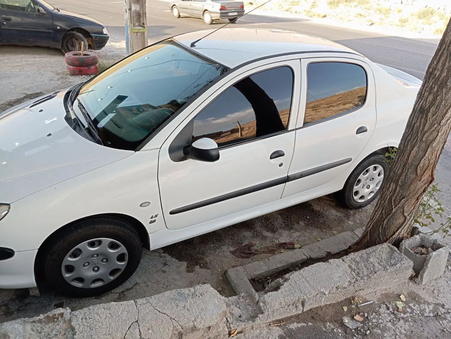 پژو ۲۰۶ صندوق دار v8 - 1392