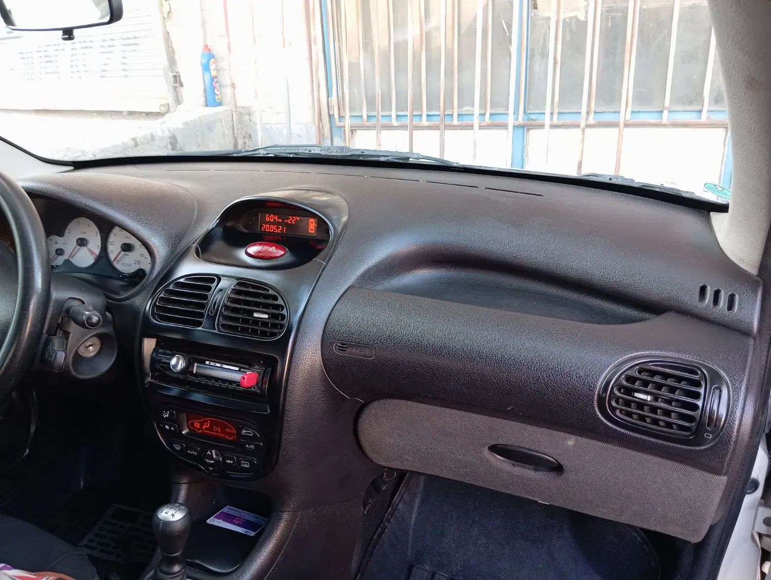 پژو ۲۰۶ صندوق دار v8 - 1392