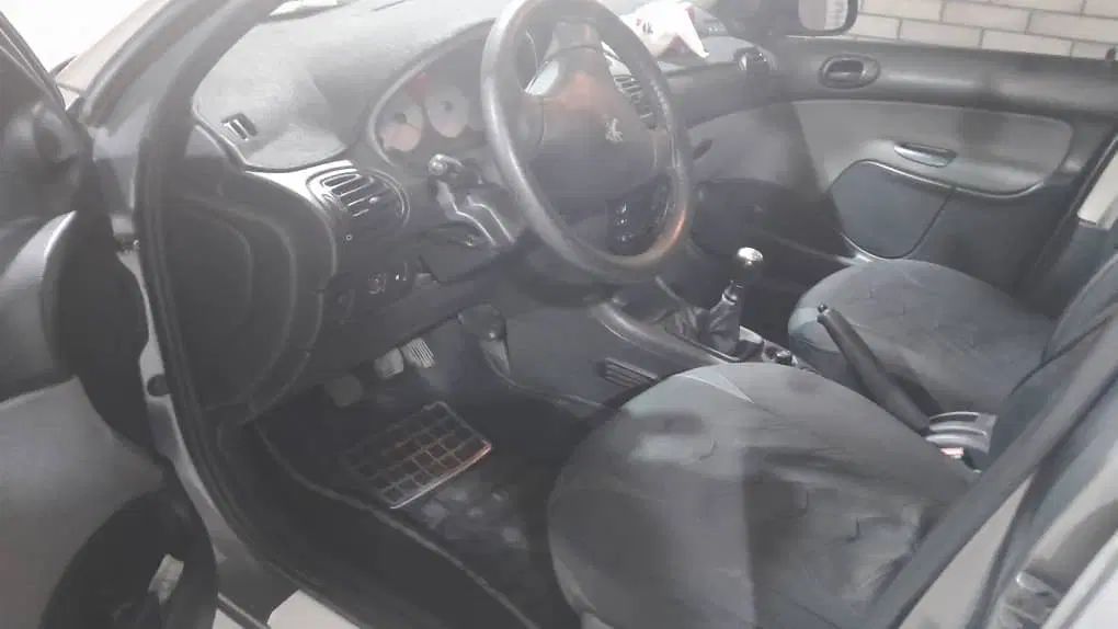 پژو ۲۰۶ صندوق دار v8 - 1390