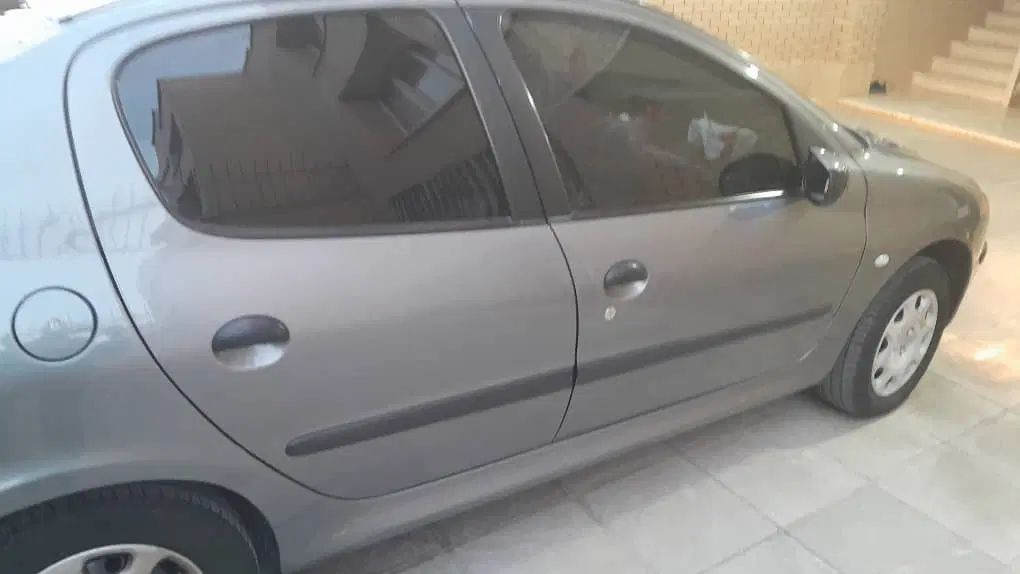 پژو ۲۰۶ صندوق دار v8 - 1390