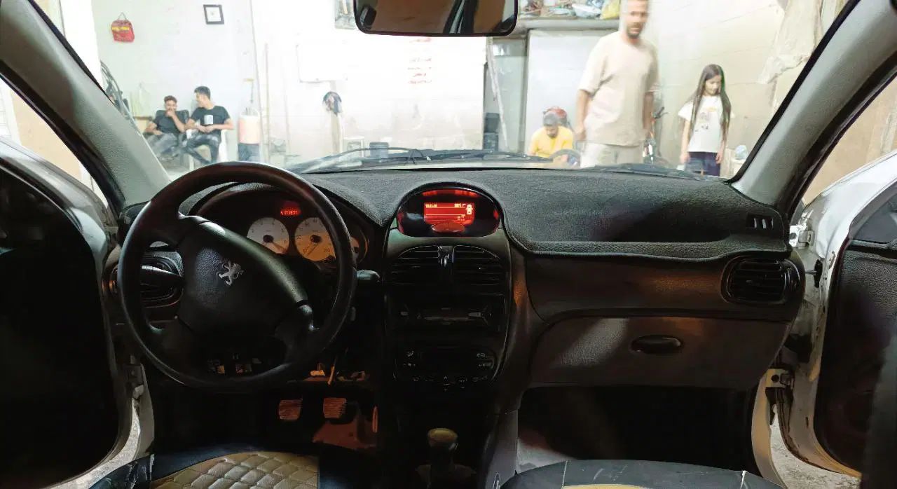 پژو ۲۰۶ صندوق دار v8 - 1395