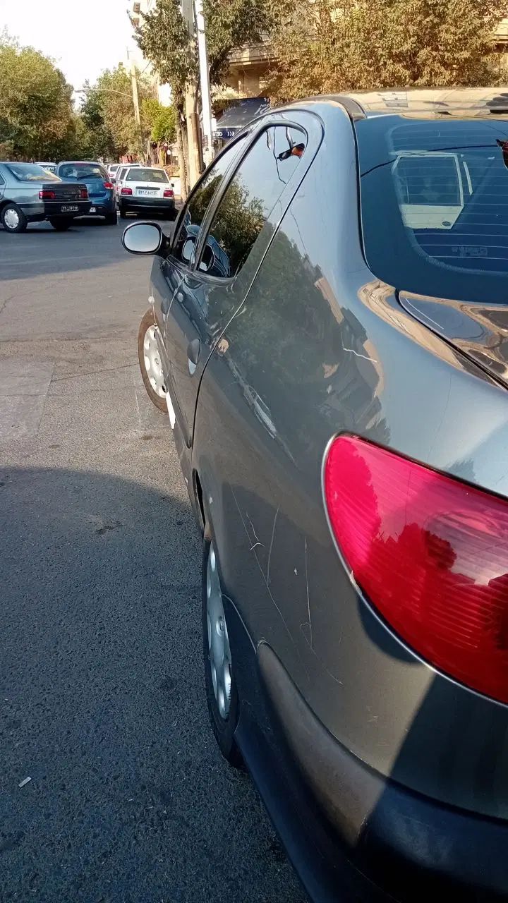 پژو ۲۰۶ صندوق دار v8 - 1393