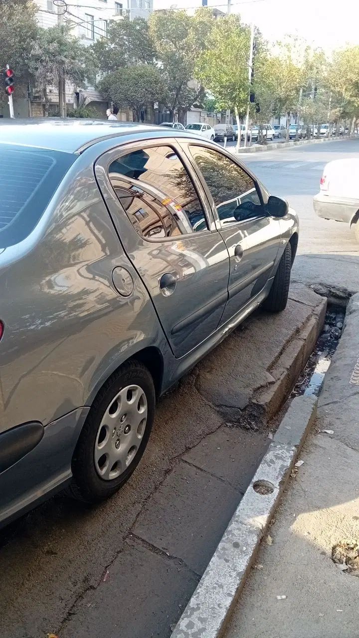پژو ۲۰۶ صندوق دار v8 - 1393