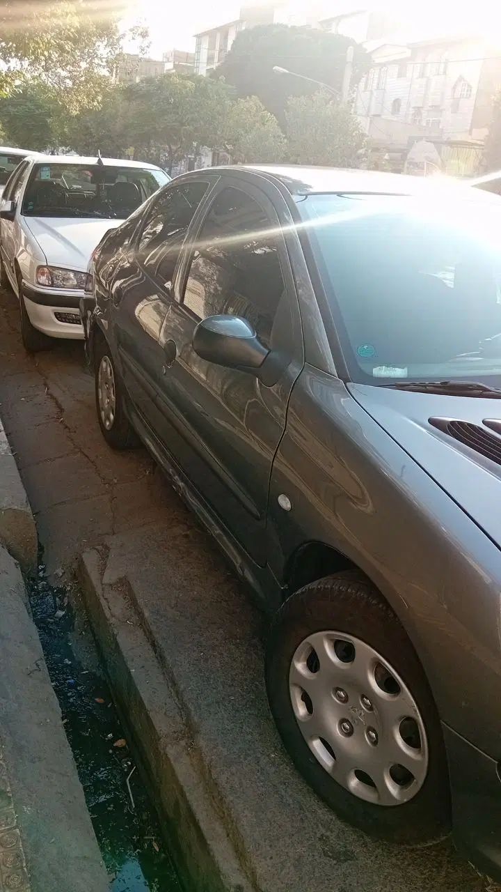 پژو ۲۰۶ صندوق دار v8 - 1393