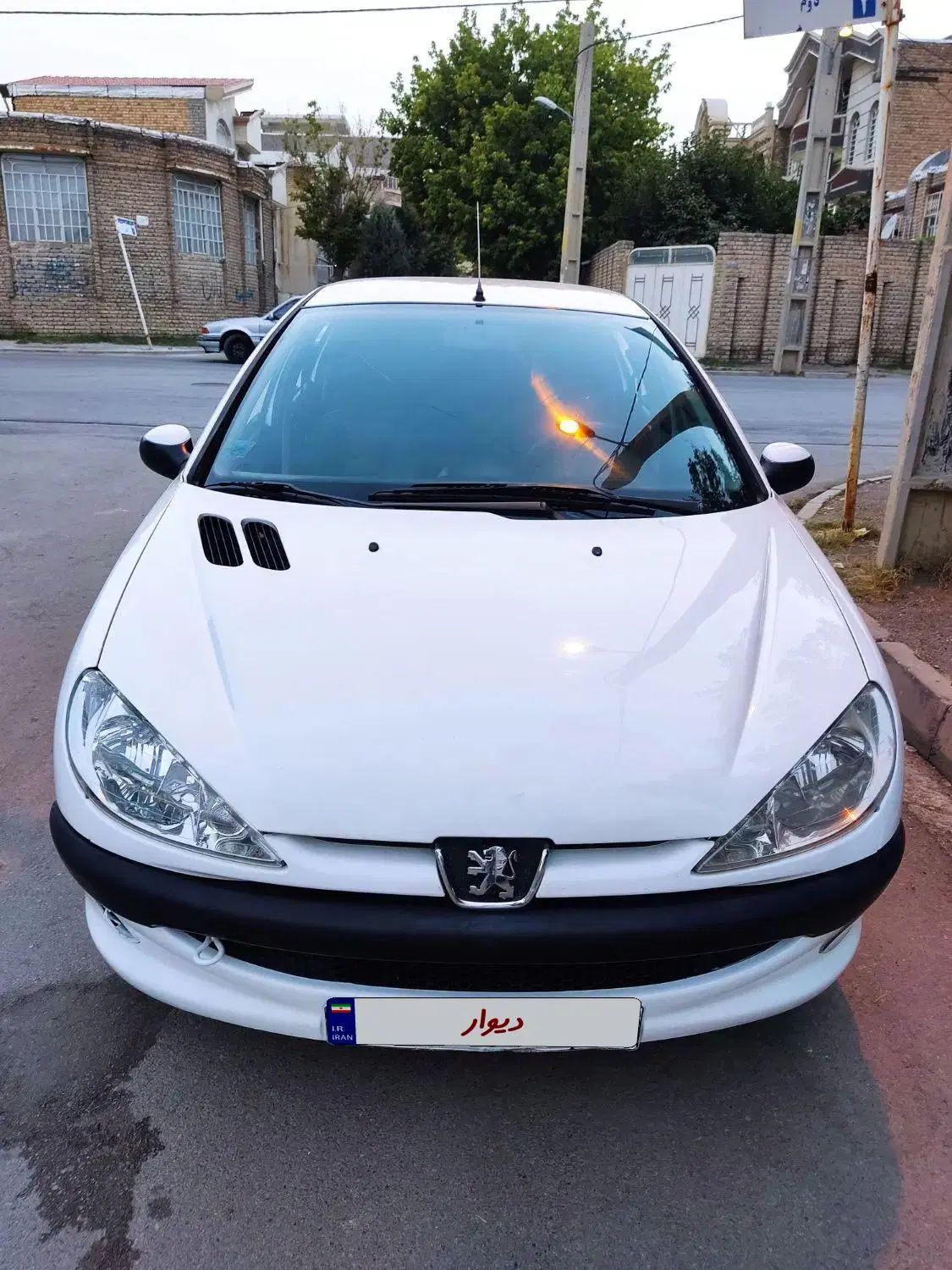 پژو ۲۰۶ صندوق دار v8 - 1393