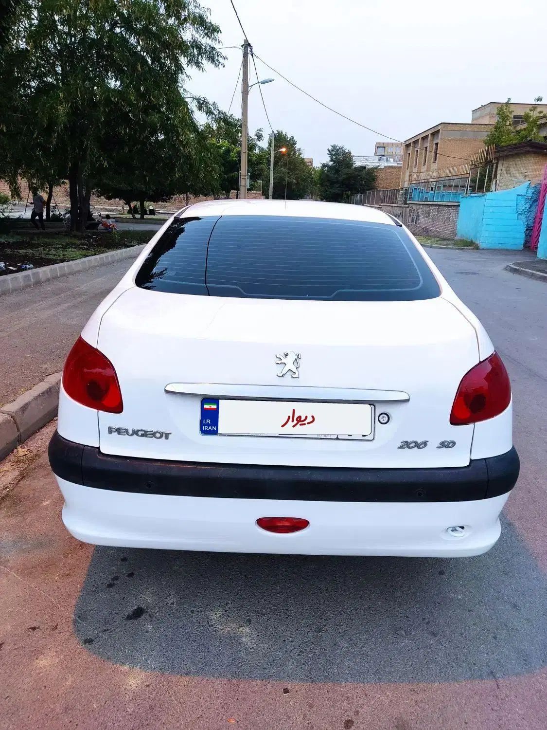 پژو ۲۰۶ صندوق دار v8 - 1393