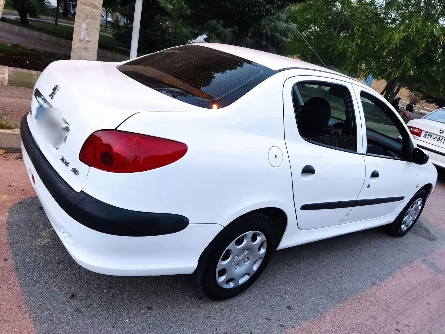 پژو ۲۰۶ صندوق دار v8 - 1393
