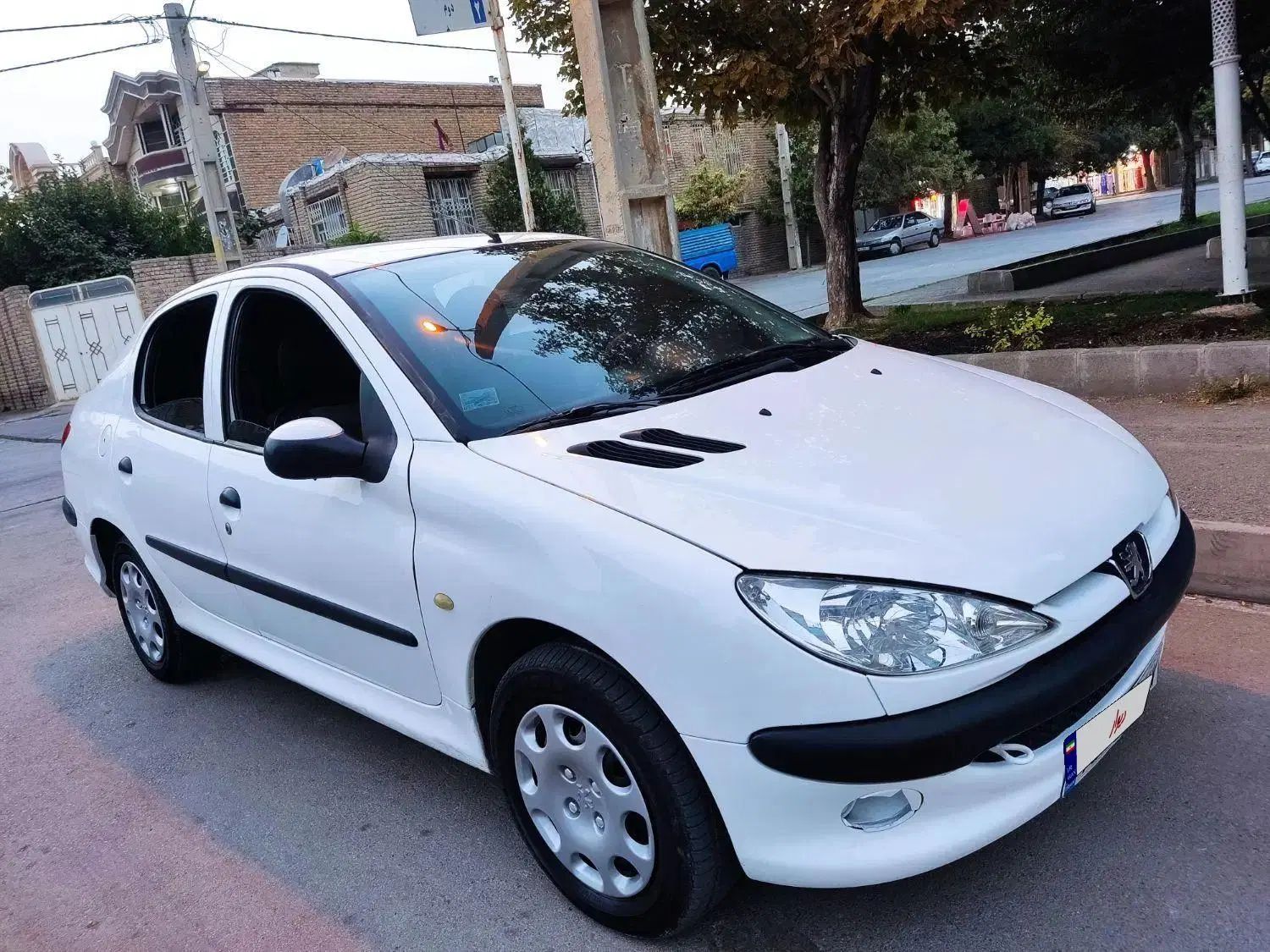 پژو ۲۰۶ صندوق دار v8 - 1393