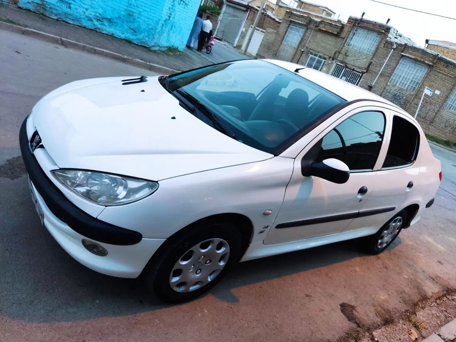 پژو ۲۰۶ صندوق دار v8 - 1393