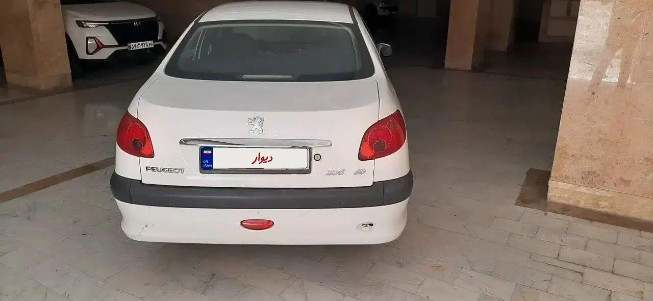 پژو ۲۰۶ صندوق دار v8 - 1395