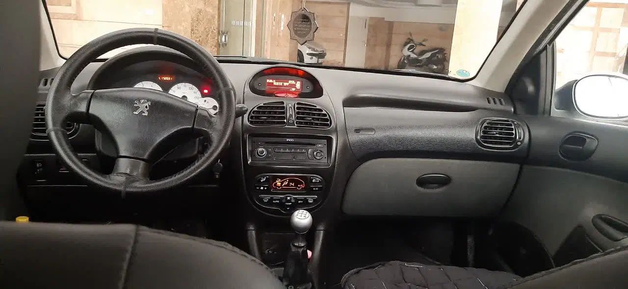 پژو ۲۰۶ صندوق دار v8 - 1395