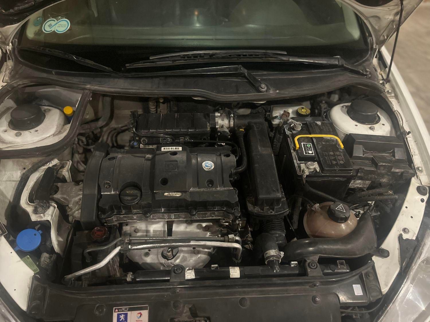 پژو ۲۰۶ صندوق دار v8 - 1393