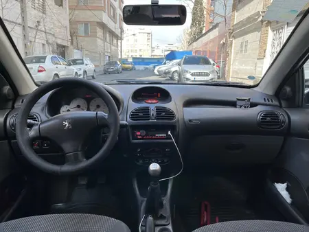 پژو ۲۰۶ صندوق دار v8 - 1396