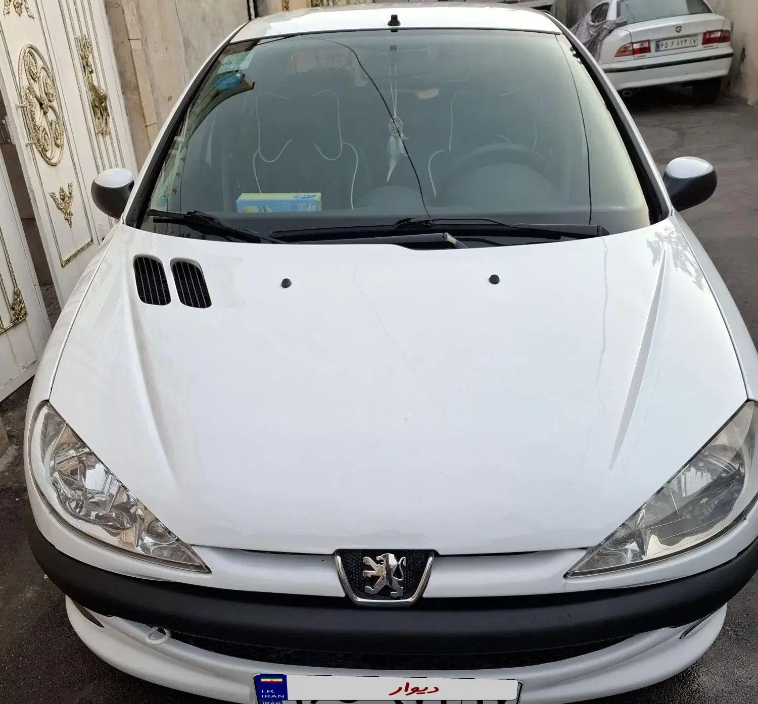 پژو ۲۰۶ صندوق دار v8 - 1393