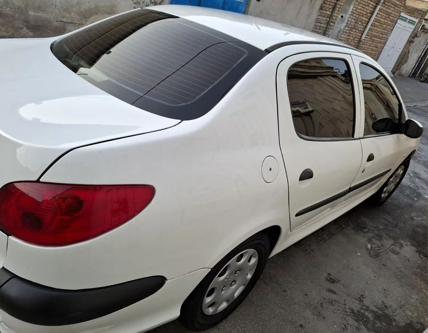 پژو ۲۰۶ صندوق دار v8 - 1393