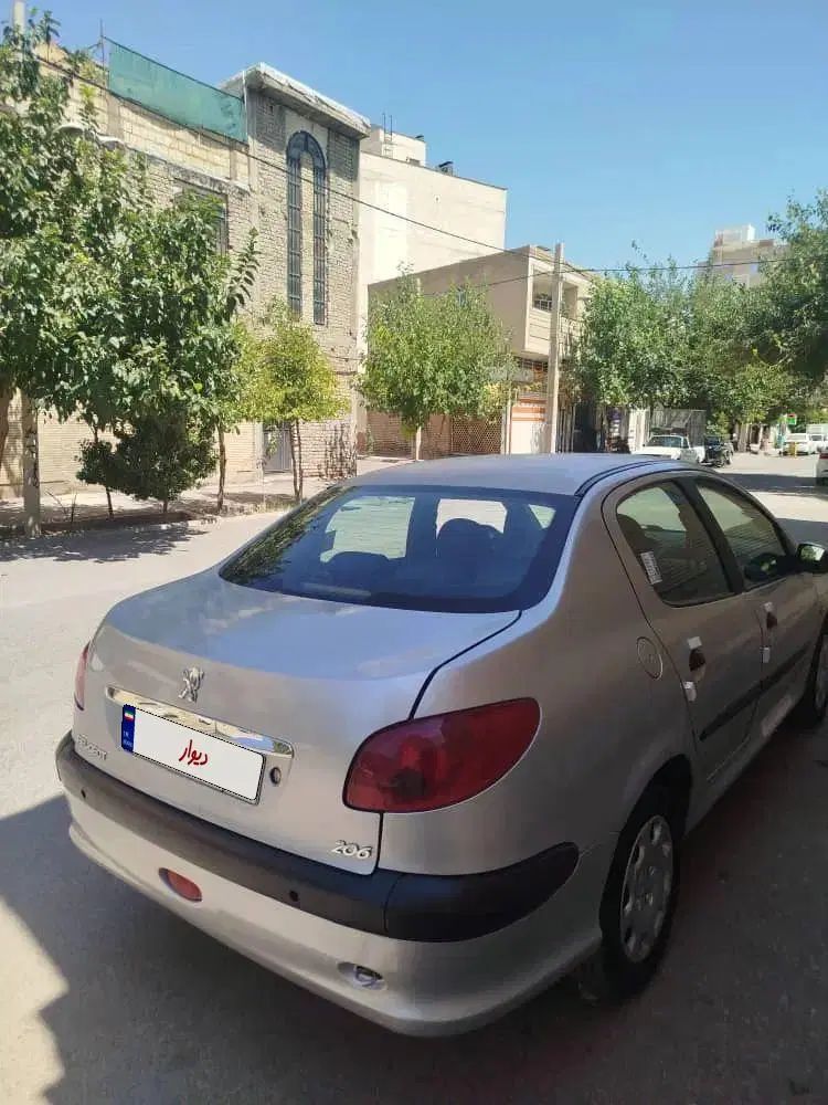 پژو ۲۰۶ صندوق دار v8 - 1385