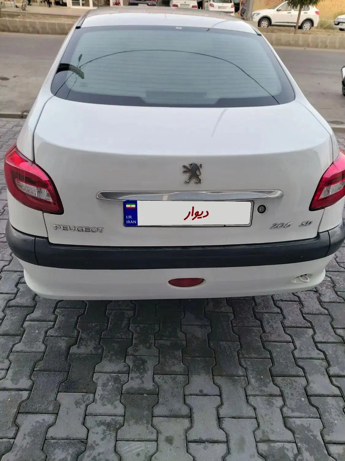 پژو ۲۰۶ صندوق دار v8 - 1396