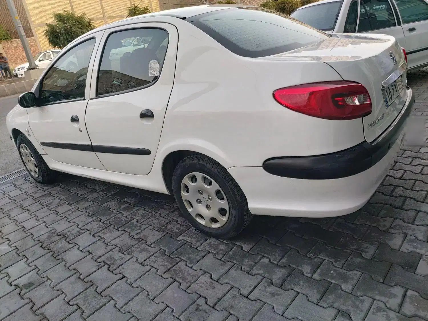 پژو ۲۰۶ صندوق دار v8 - 1396