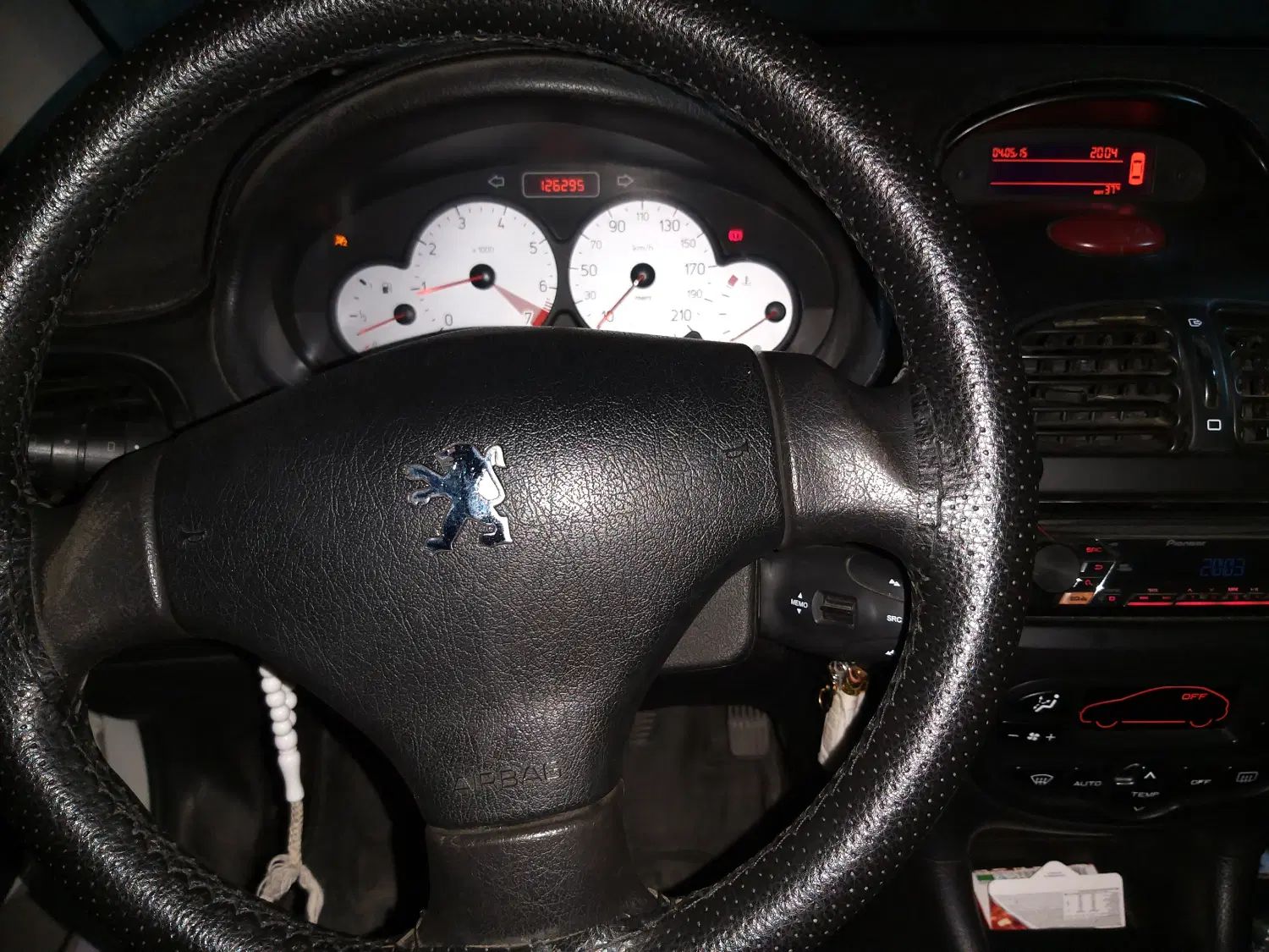 پژو ۲۰۶ صندوق دار v8 - 1398