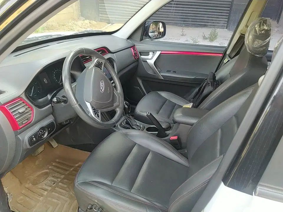 ام وی ام X33 S اتوماتیک اسپرت - 1396