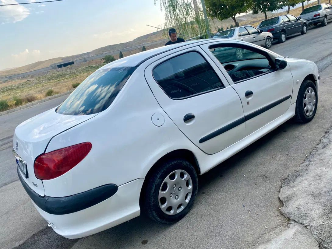 پژو ۲۰۶ صندوق دار v8 - 1396
