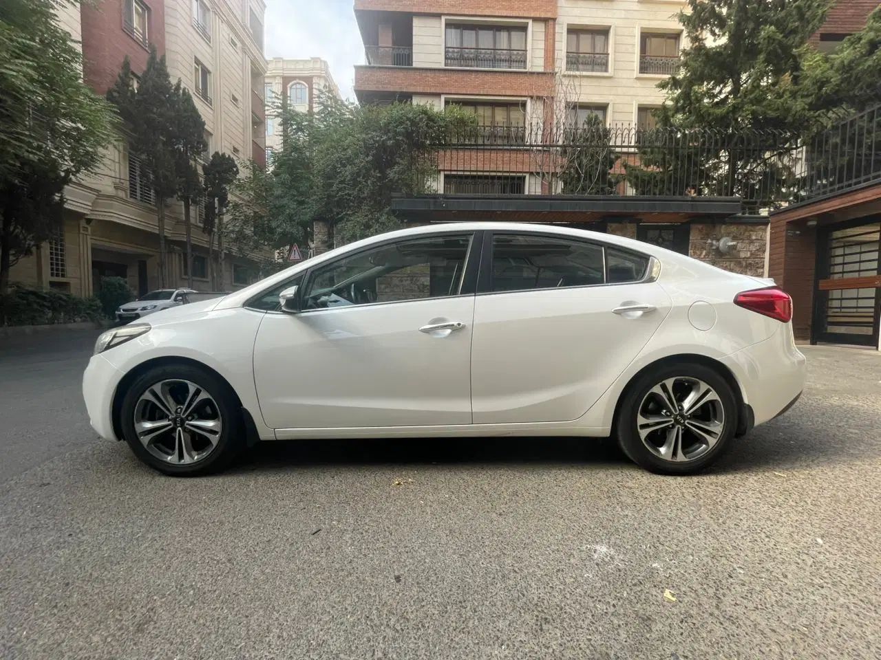 کیا سراتو 2.0 لیتر اتوماتیک GT لاین - 2015