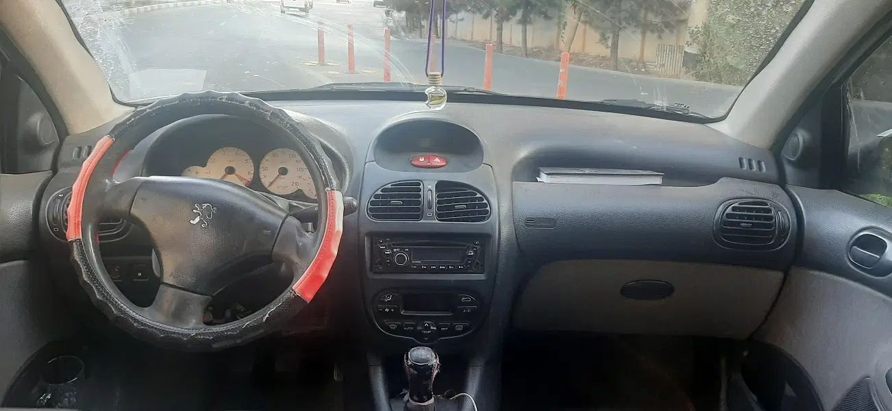 پژو ۲۰۶ صندوق دار v8 - 1390