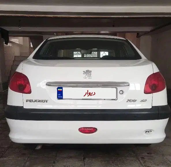 پژو ۲۰۶ صندوق دار v8 - 1396