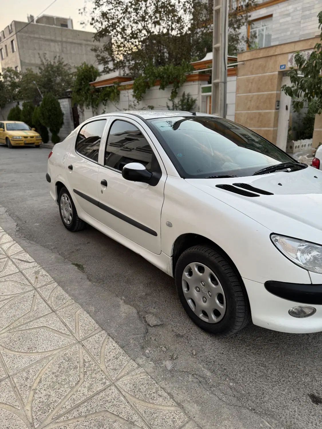 پژو ۲۰۶ صندوق دار v8 - 1395