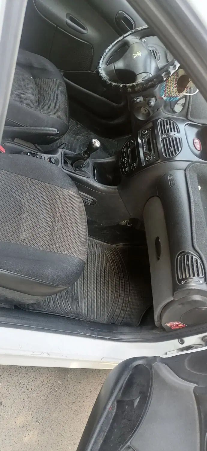 پژو ۲۰۶ صندوق دار v8 - 1396