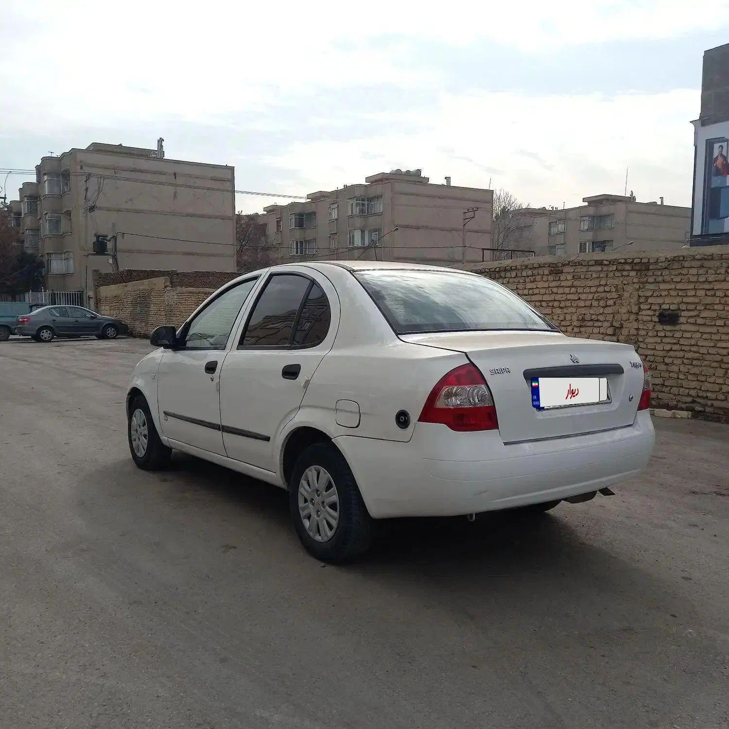 تیبا صندوق دار EX - 1395