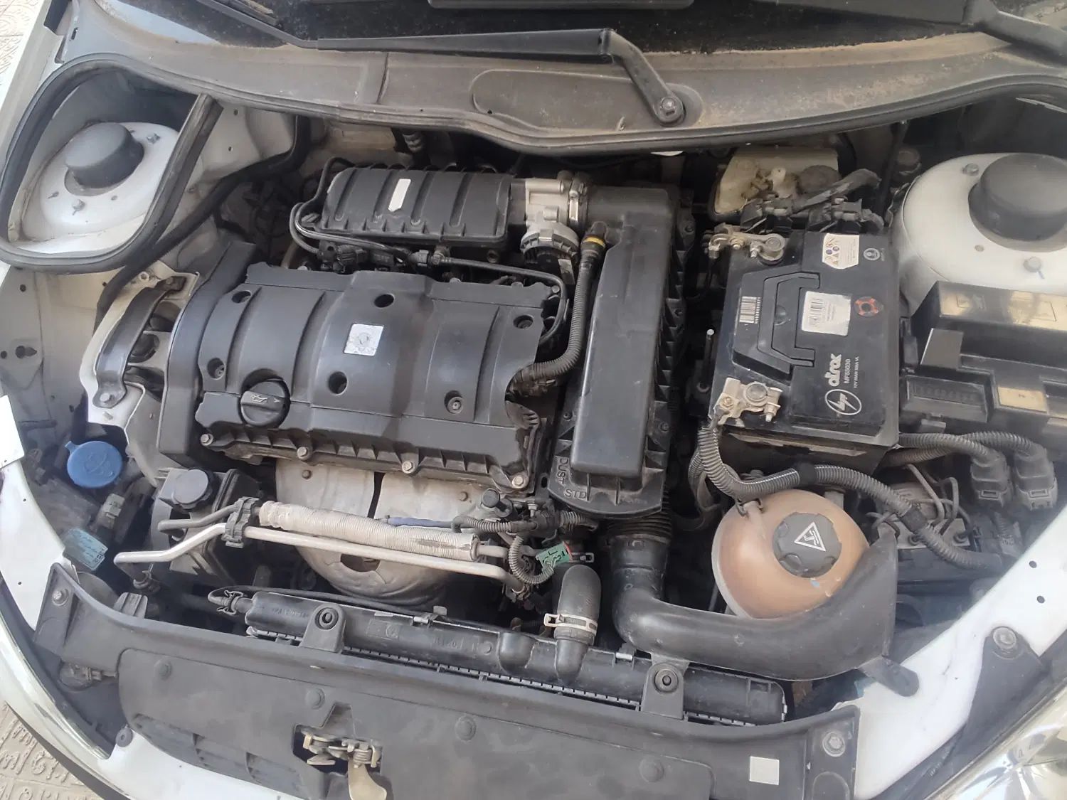 پژو ۲۰۶ صندوق دار v8 - 1395