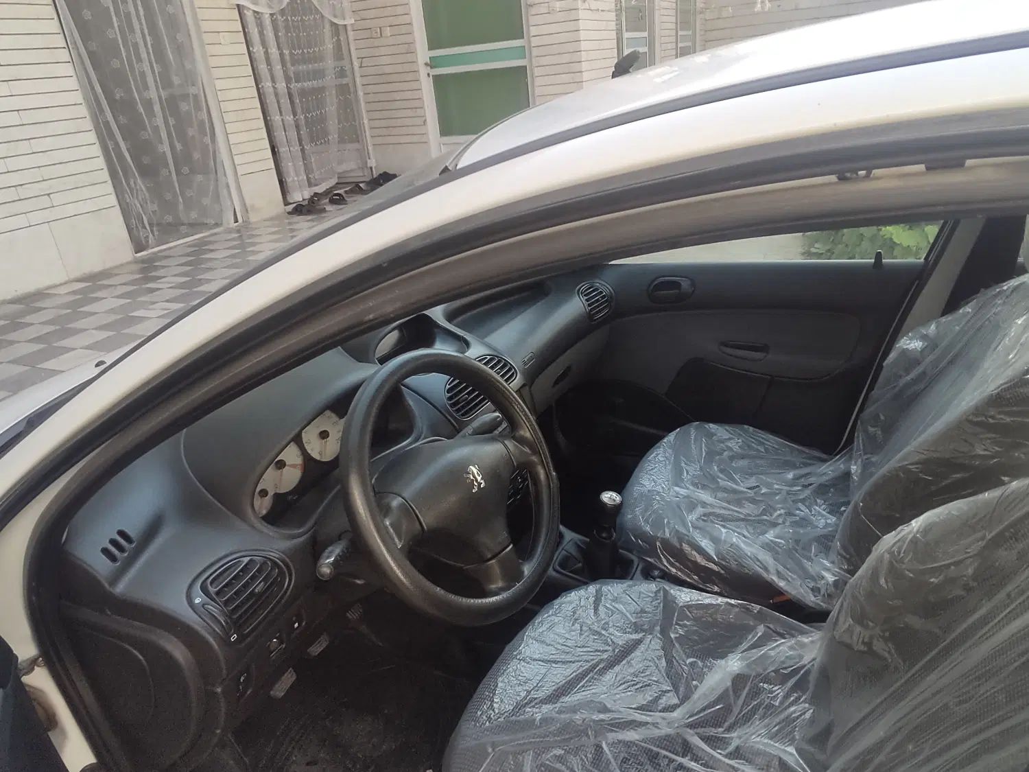 پژو ۲۰۶ صندوق دار v8 - 1395