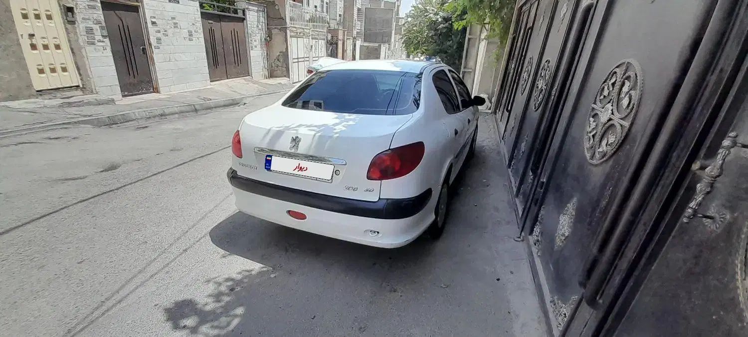 پژو ۲۰۶ صندوق دار v8 - 1390