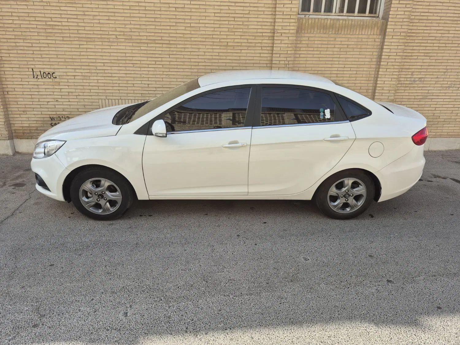 جک J4 اتوماتیک ساده - 1401