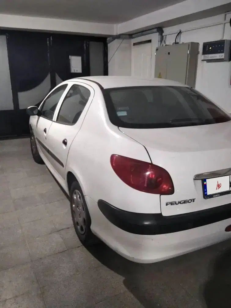 پژو ۲۰۶ صندوق دار v8 - 1396