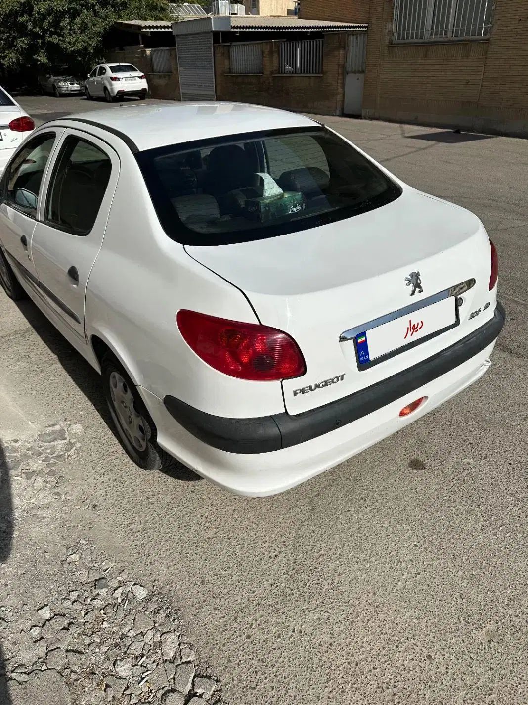 پژو ۲۰۶ صندوق دار v8 - 1393