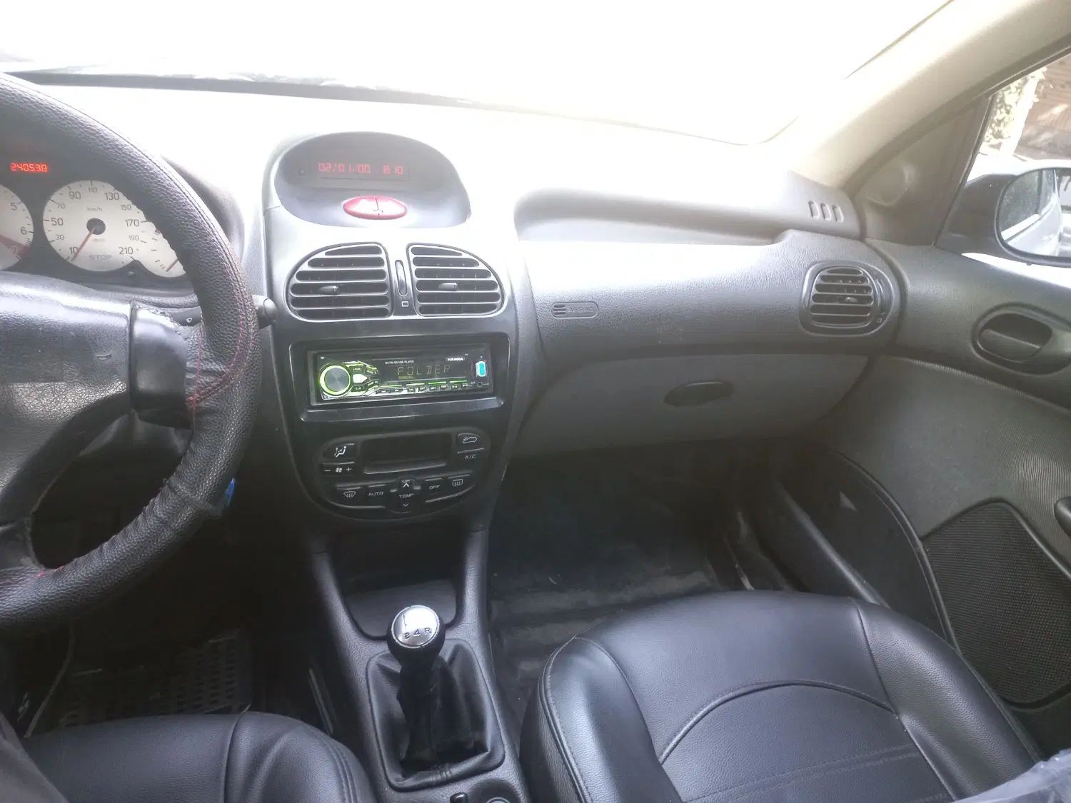 پژو ۲۰۶ صندوق دار v8 - 1390