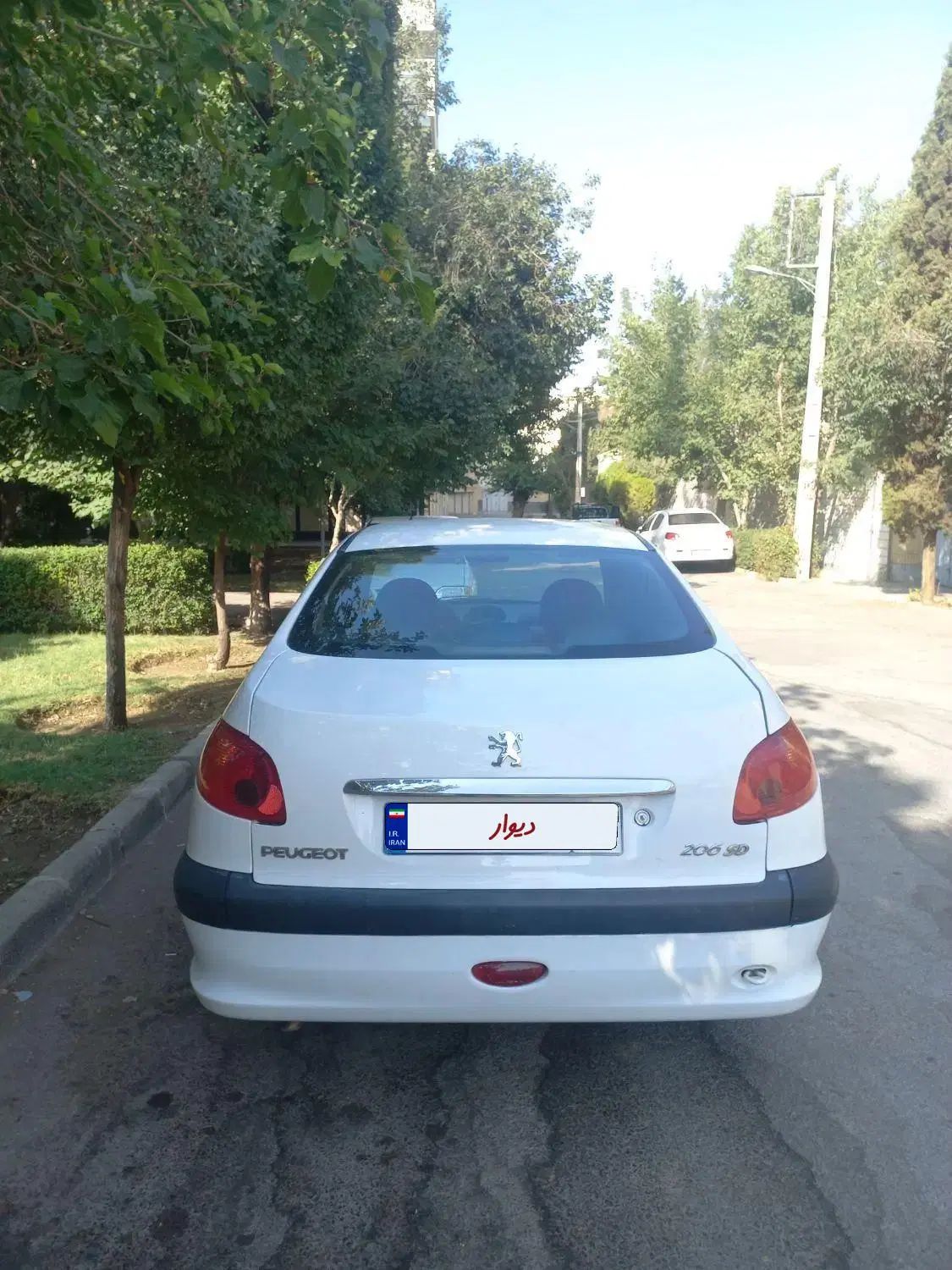 پژو ۲۰۶ صندوق دار v8 - 1390