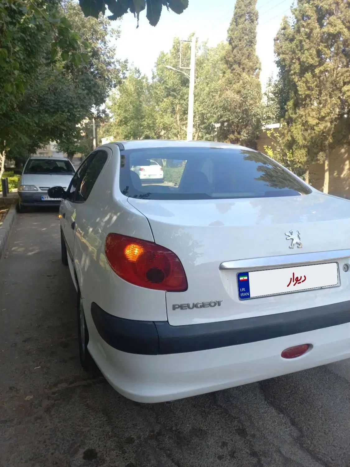 پژو ۲۰۶ صندوق دار v8 - 1390