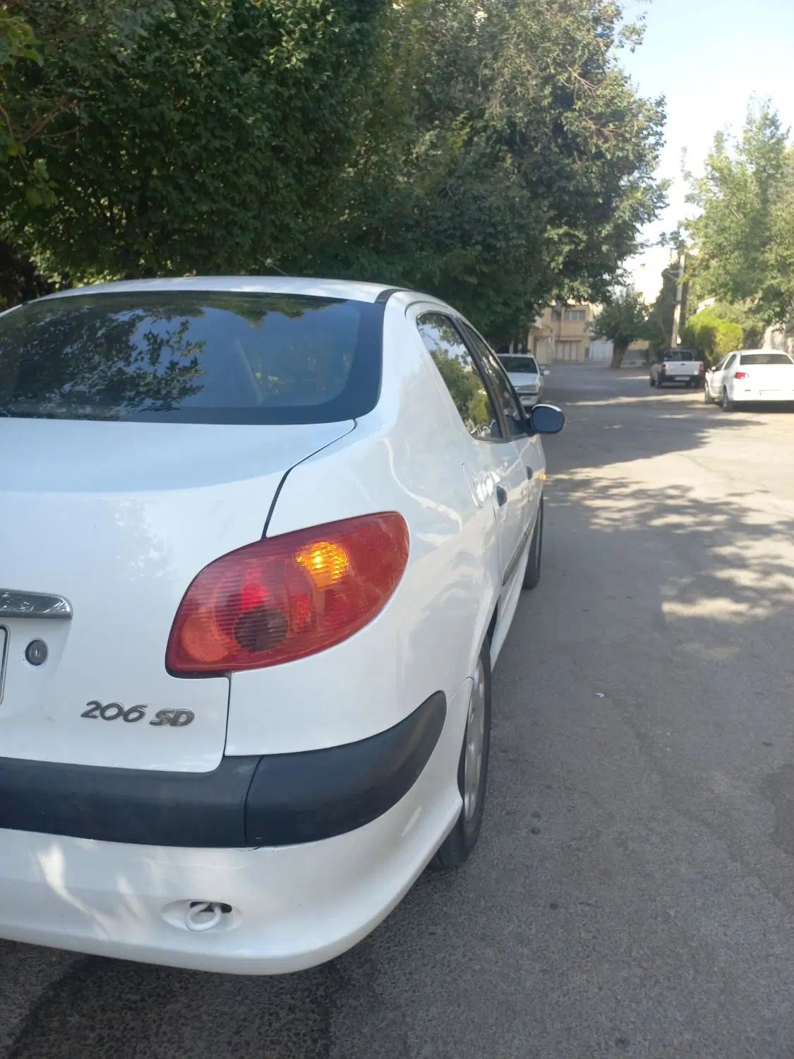 پژو ۲۰۶ صندوق دار v8 - 1390